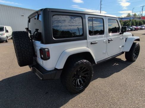 Used 2024 Jeep Wrangler Unlimited w/ Convenience Group AWD/4WD image 7