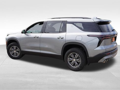 Certified 2025 Chevrolet Traverse LT w/ Driver Confidence Package AWD/4WD image 8