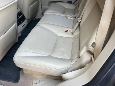 Used 2014 Lexus LX 570 4WD w/ Luxury Package image 17