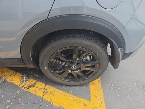 Certified 2024 Nissan Kicks SR w/ SR Premium Package image 12