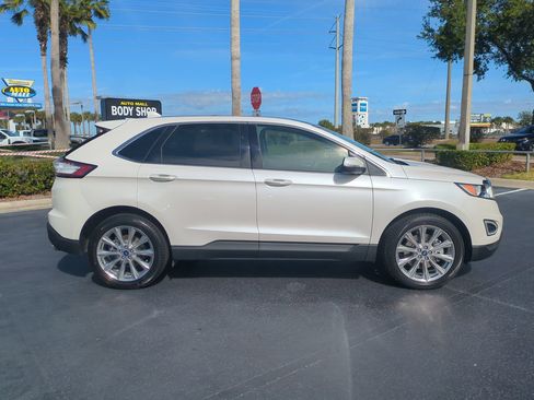 Used 2018 Ford Edge Titanium w/ Equipment Group 301A image 3