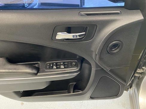 Used 2013 Dodge Charger SE image 19
