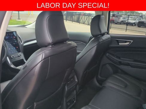 Used 2022 Ford Edge Titanium w/ Equipment Group 301A AWD/4WD image 17