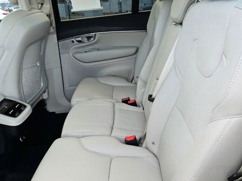 Used 2020 Volvo XC90 T5 Momentum w/ Protection Package Premier image 43