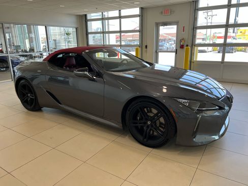 Used 2024 Lexus LC 500 Convertible image 1