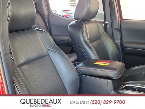 Used 2022 Toyota Tacoma TRD Sport w/ TRD Premium Sport Package AWD/4WD image 30