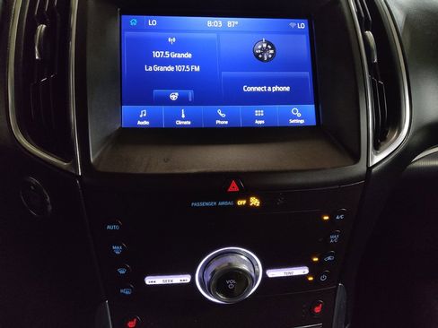 Used 2020 Ford Edge Titanium FWD image 25