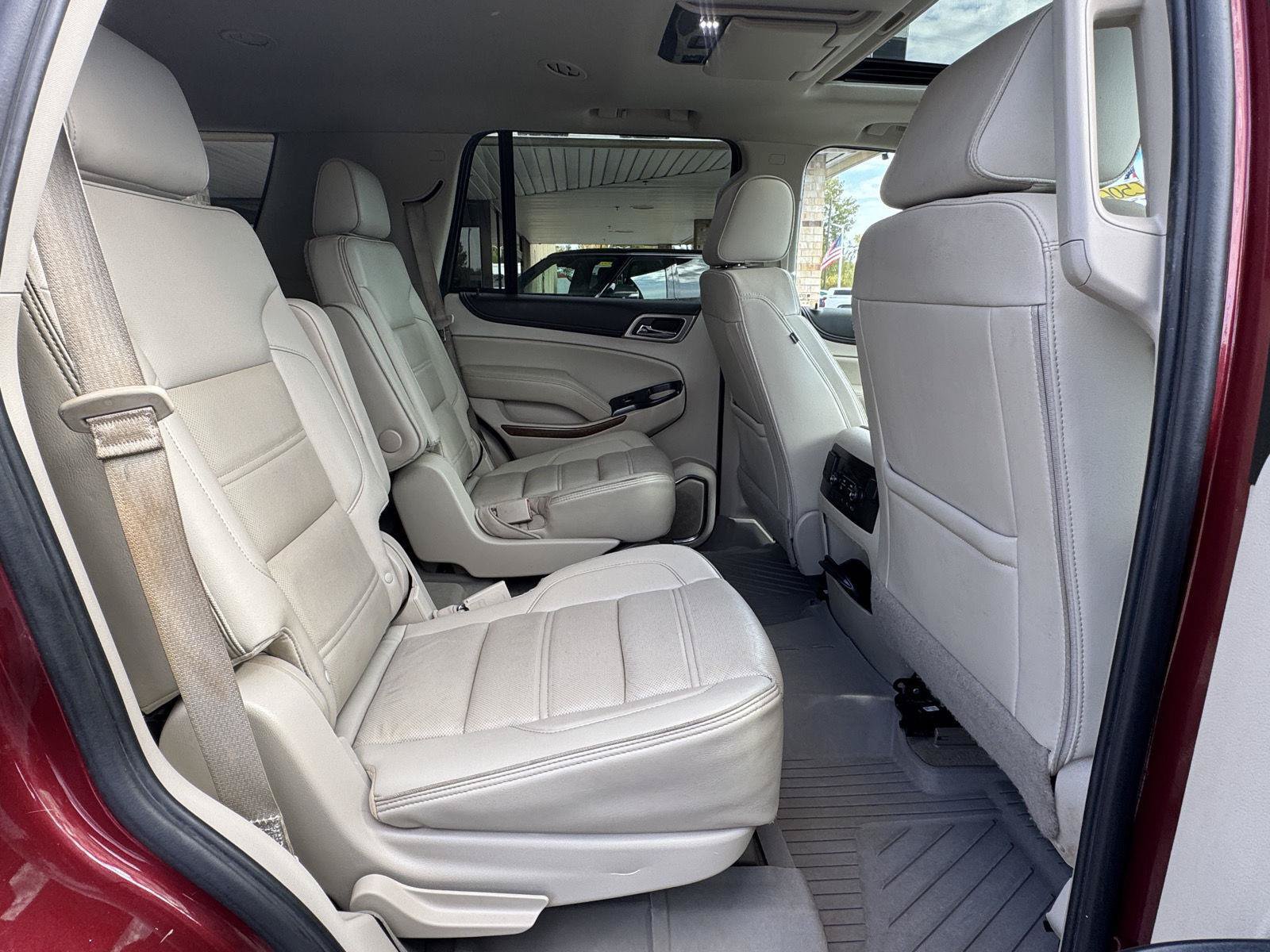 Used 2019 GMC Yukon Denali w/ Denali Ultimate Package AWD/4WD image 32