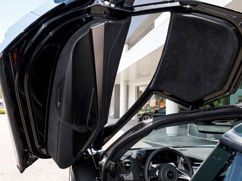 New 2027 McLaren 750S RWD image 47