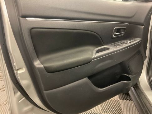 Used 2025 Mitsubishi Outlander Sport ES AWD/4WD image 14