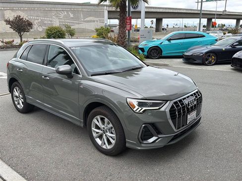 Used 2025 Audi Q3 2.0T Premium w/ Convenience Package AWD/4WD image 4
