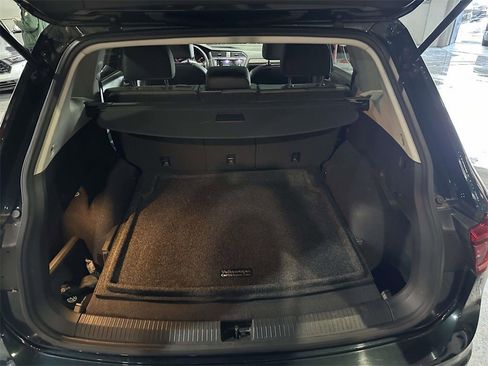 Used 2019 Volkswagen Tiguan SE w/ Panoramic Sunroof Package image 13