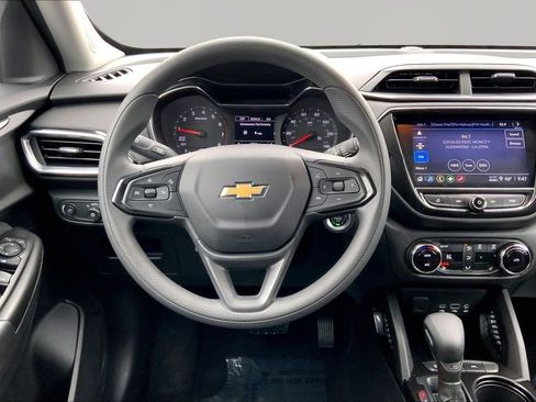 Used 2022 Chevrolet TrailBlazer LT w/ Convenience Package image 8