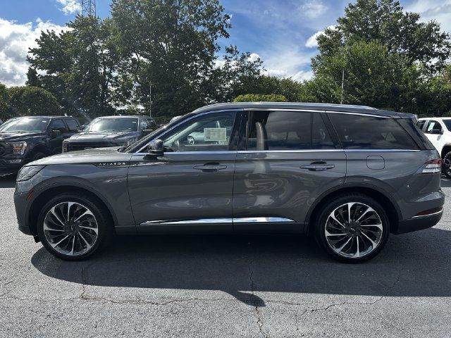Certified 2025 Lincoln Aviator Reserve w/ Illumination Package AWD/4WD image 8