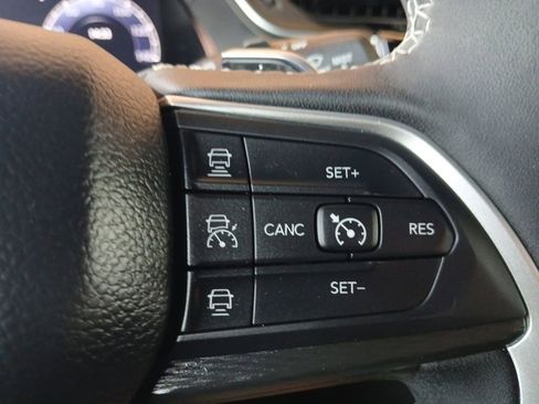 Used 2025 Jeep Grand Cherokee Altitude AWD/4WD image 34