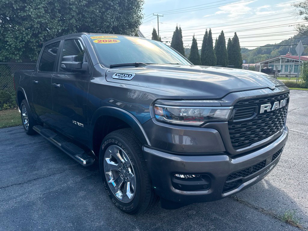 Used 2025 RAM 1500 Big Horn AWD/4WD image 5
