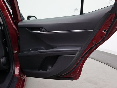 Used 2020 Toyota Camry LE FWD image 36