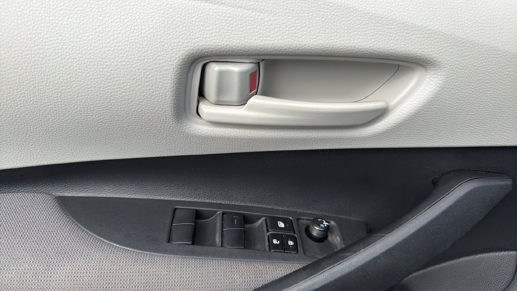 Used 2025 Toyota Corolla LE FWD image 22