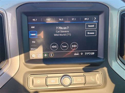 Used 2020 Chevrolet Silverado 1500 Custom w/ Custom Value Package image 16