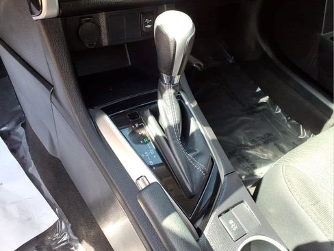 Used 2019 Toyota Corolla LE FWD image 21