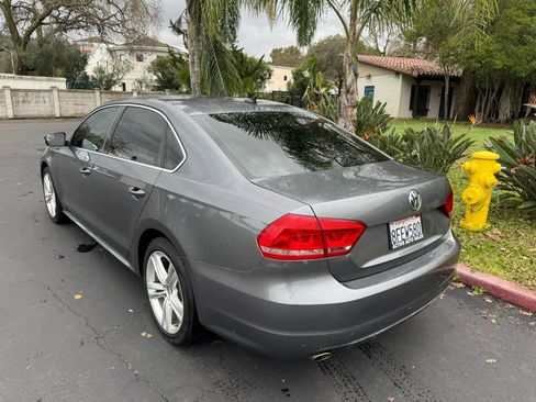 Used 2014 Volkswagen Passat 1.8T SE image 3