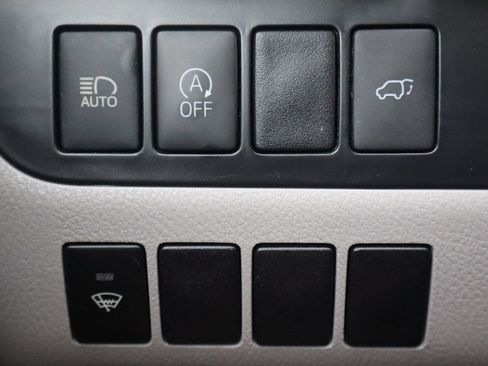 Used 2019 Toyota Highlander XLE AWD/4WD image 32