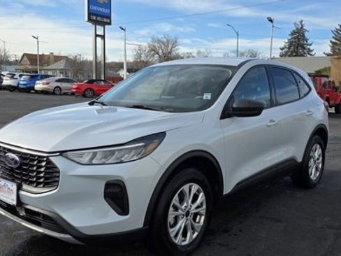 Used 2025 Ford Escape Active image 3