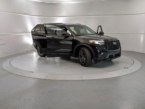 New 2025 Ford Explorer ST-Line w/ Premium Package image 7