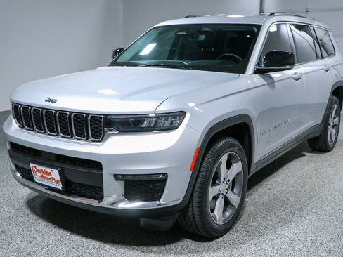 Used 2021 Jeep Grand Cherokee L Limited RWD image 33
