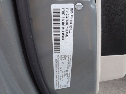 Used 2023 Chrysler Pacifica Touring-L image 12