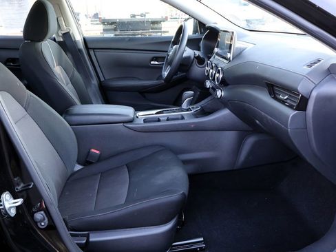 Used 2025 Nissan Sentra SV FWD image 17