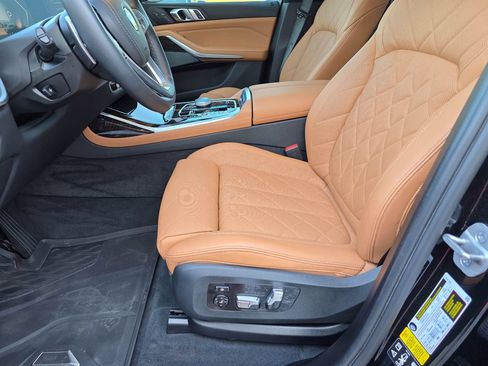Used 2024 BMW X7 xDrive40i w/ Executive Package AWD/4WD image 10