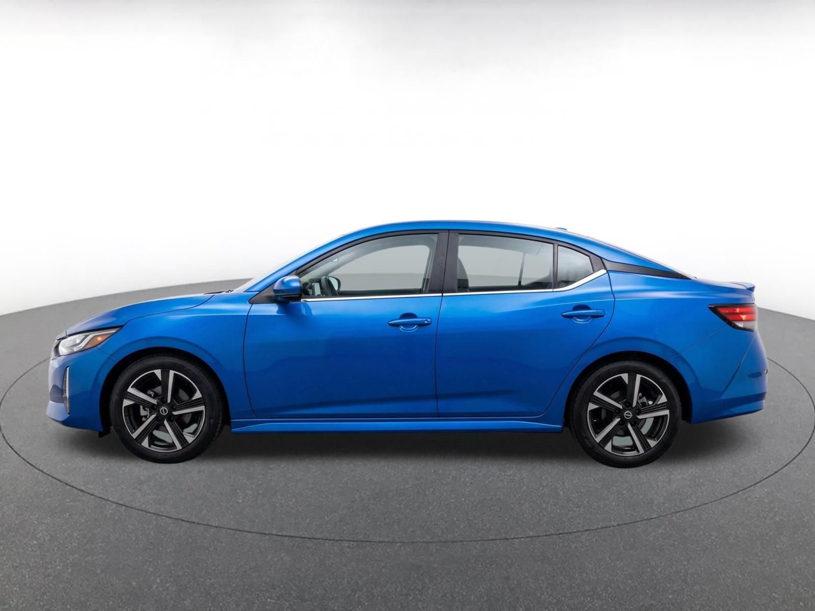 Used 2025 Nissan Sentra SV FWD image 4