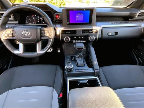 Used 2025 Toyota Tacoma TRD Sport image 14