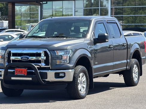 Used 2015 Ford F150 XLT w/ Equipment Group 301A Mid AWD/4WD image 10