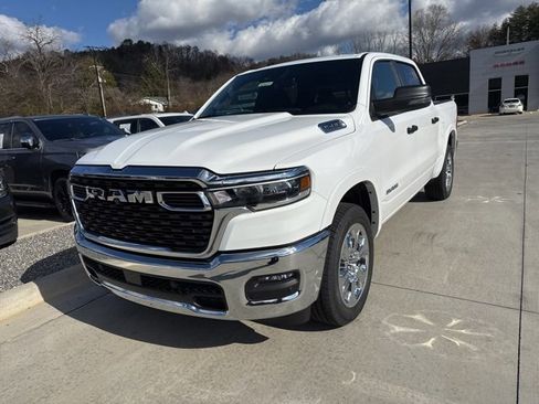 New 2026 RAM 1500 4x4 Crew Cab image 11