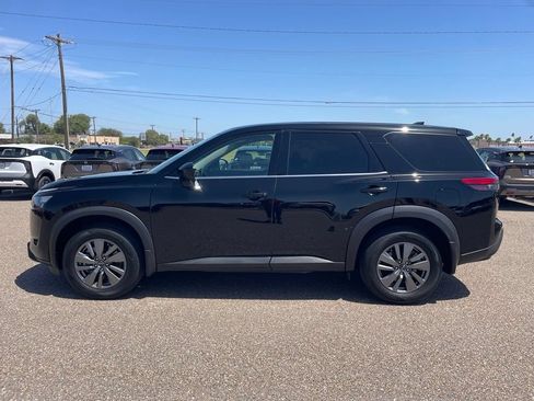 Certified 2025 Nissan Pathfinder S FWD image 4