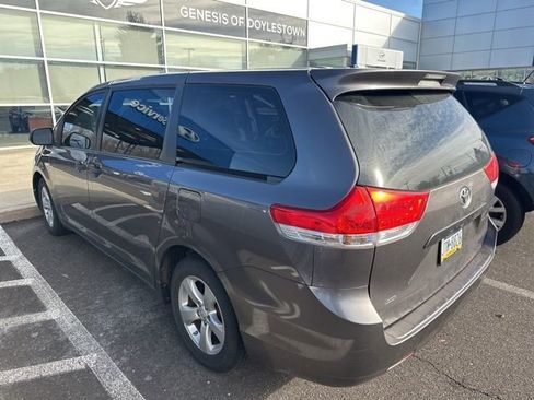 Used 2013 Toyota Sienna L image 6