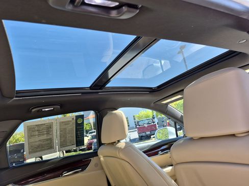 Used 2017 Cadillac XT5 Luxury w/ Driver Awareness Package AWD/4WD image 14