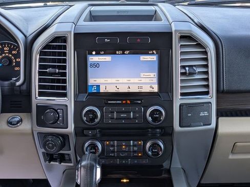 Used 2016 Ford F150 Lariat w/ Equipment Group 502A Luxury image 17