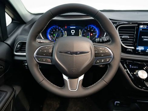 New 2026 Chrysler Pacifica Select image 15