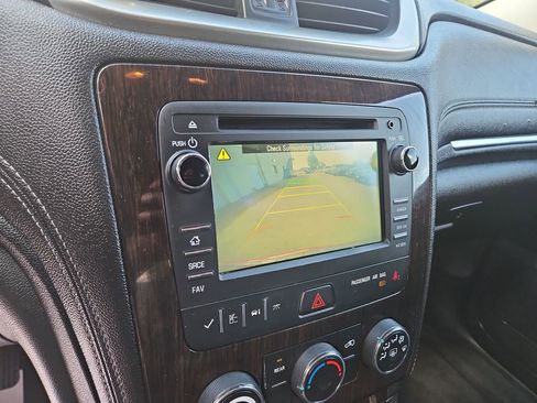 Used 2017 Chevrolet Traverse LT w/ Style and Technology Package FWD image 20