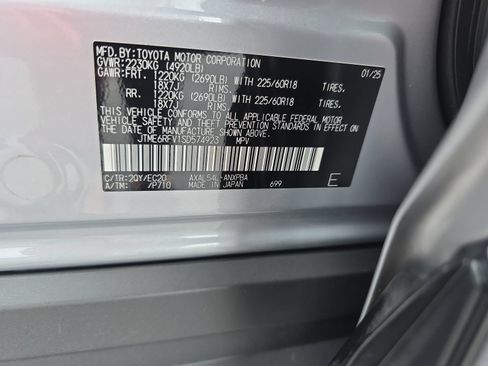 Used 2025 Toyota RAV4 XSE AWD/4WD image 35