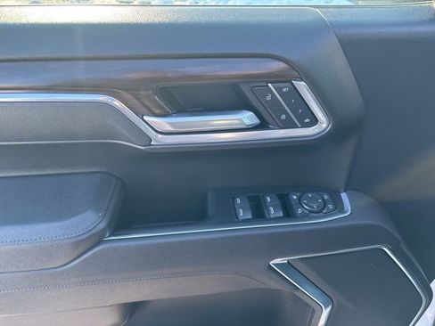 Used 2025 GMC Sierra 1500 SLT image 12