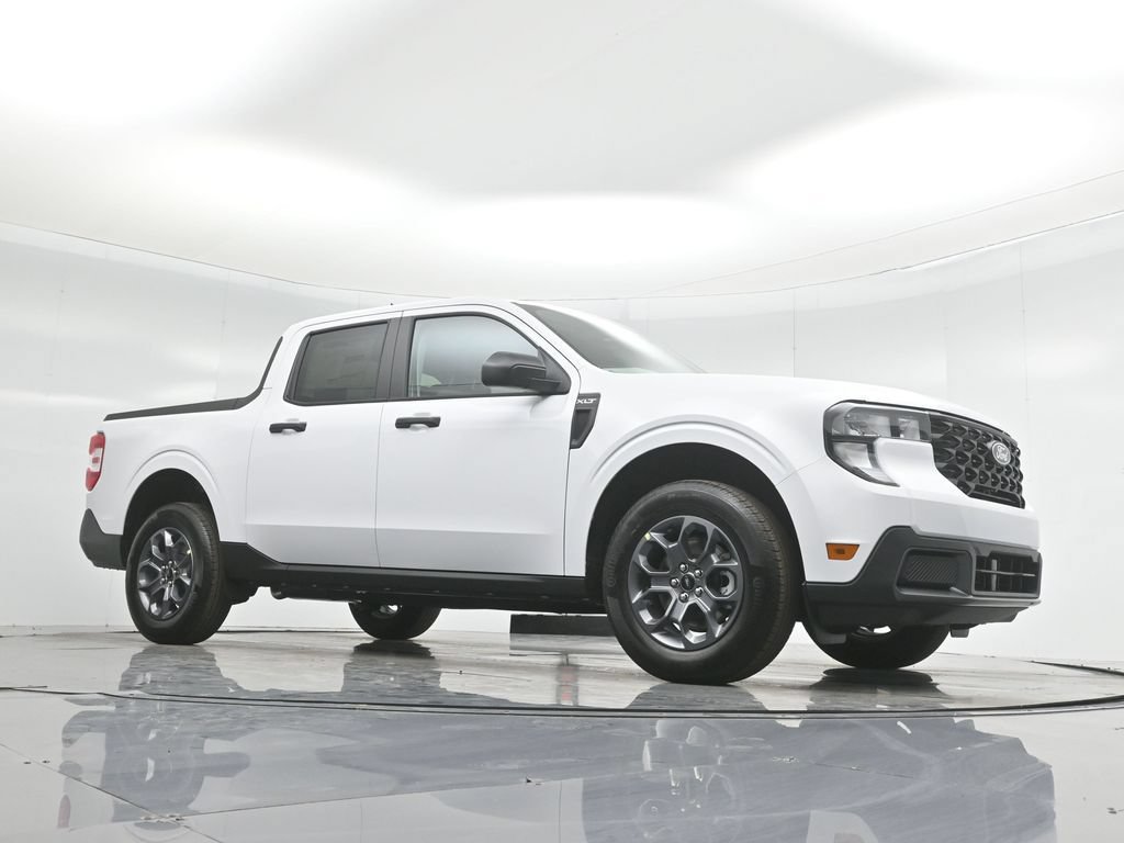 Used 2025 Ford Maverick XLT FWD image 4