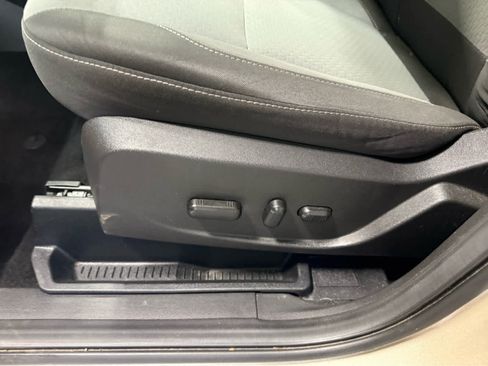 Used 2018 Ford Escape SE w/ SE Sync 3 Package AWD/4WD image 8