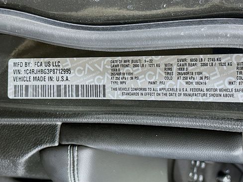 Used 2023 Jeep Grand Cherokee Limited AWD/4WD image 12