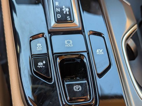 Used 2025 Lexus NX 350h AWD w/ Accessory Package (2T) image 19