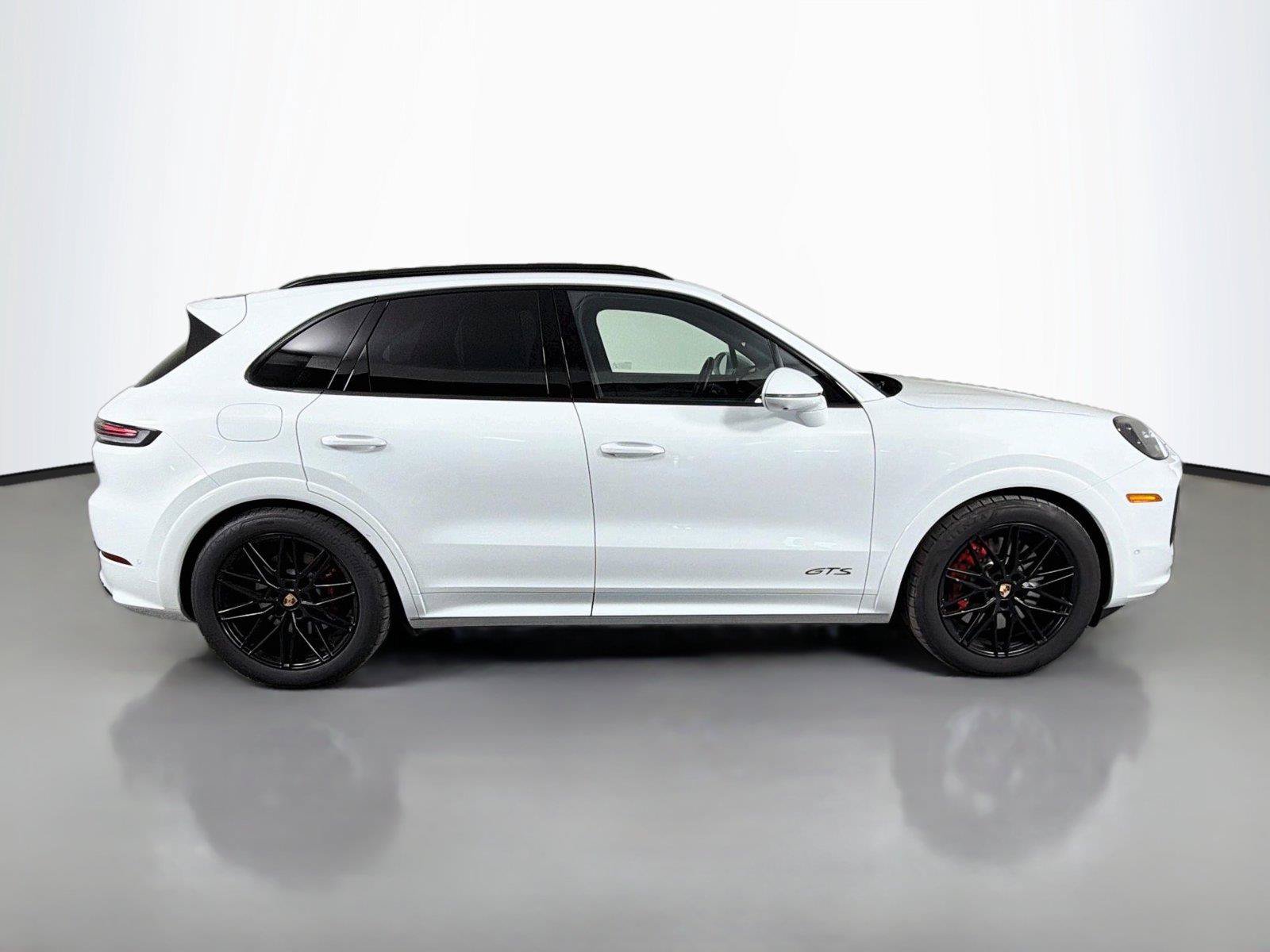 Certified 2026 Porsche Cayenne GTS AWD/4WD image 8