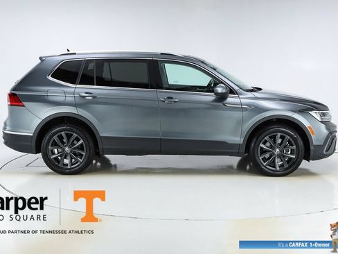 Used 2024 Volkswagen Tiguan SE w/ Panoramic Sunroof Package FWD image 49